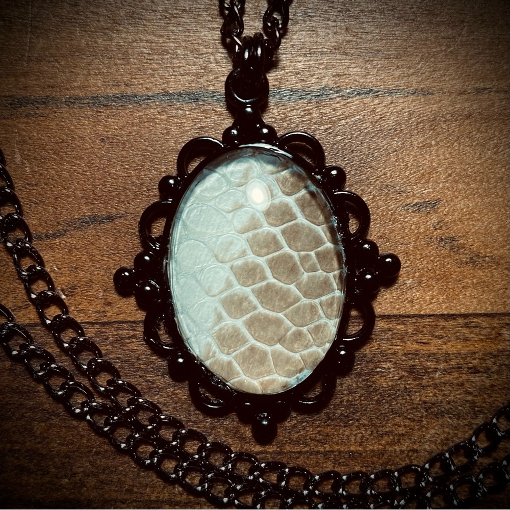 Real Snakeskin Victorian Style Cabochon Chain Necklace